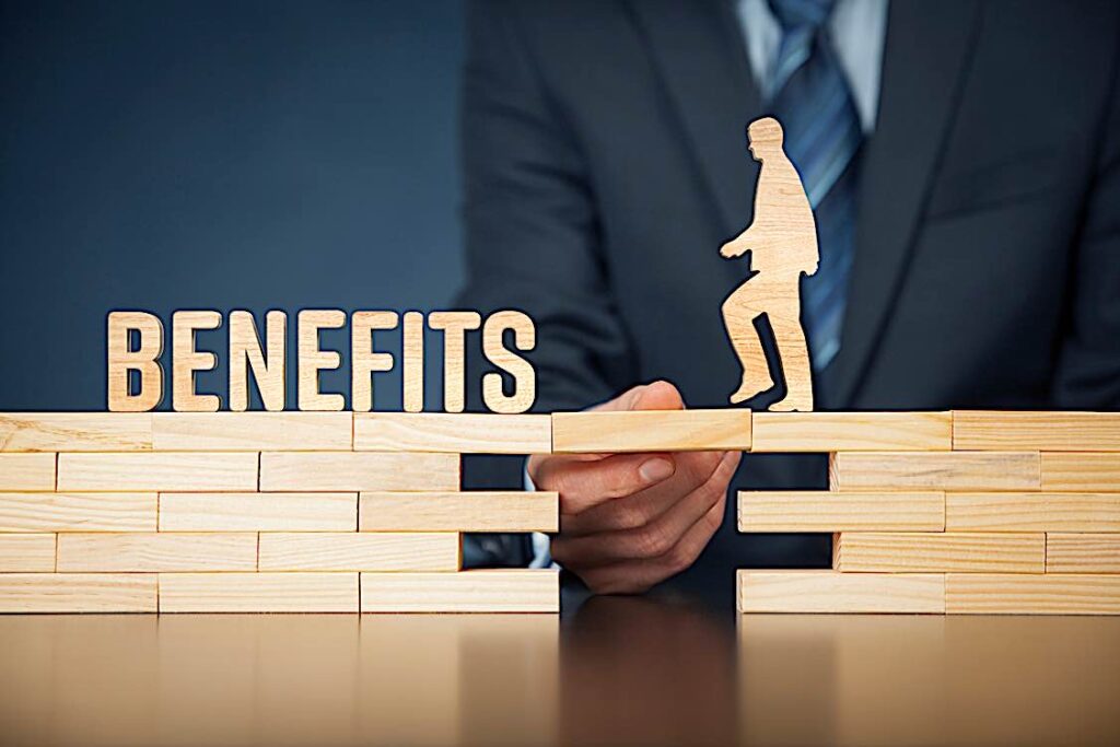 Benefits to attract employees dreamstime 171953184 Pivotal HR Solutions Blog